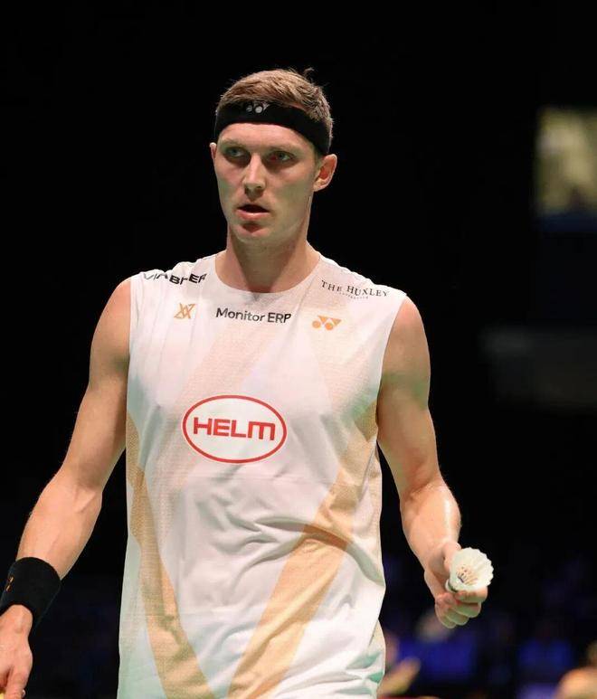 关于泰国羽毛球队完胜中国羽毛球队，安赛龙完成帽子戏法的信息