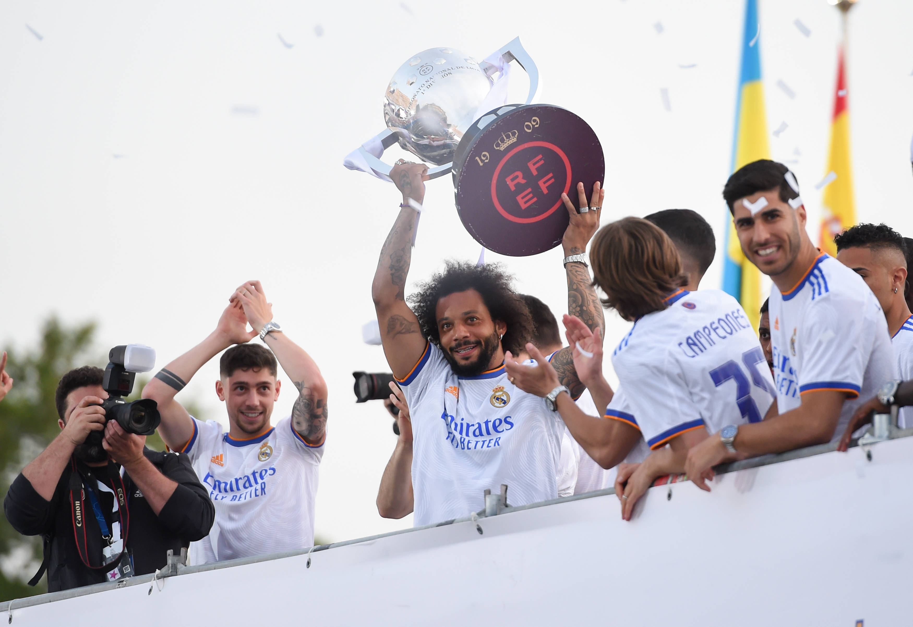 西班牙客场大胜希腊，力夺欧锦赛八强席位的简单介绍