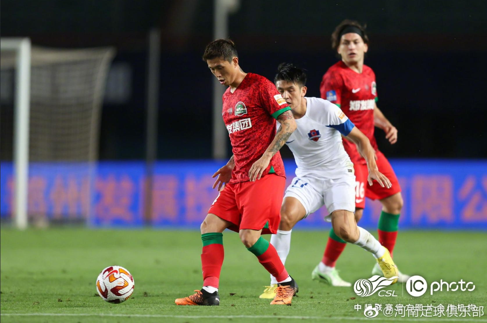 关于国安客战梅州，轻松取胜，抢占积分榜第一的信息