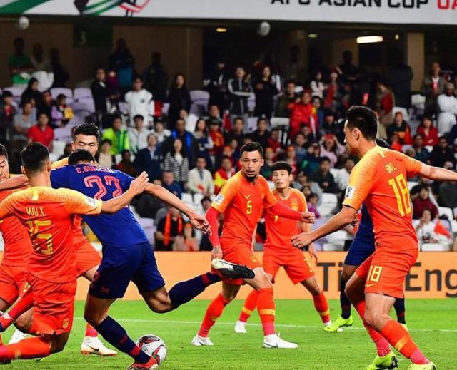 亚洲顶级足球赛场上的明星球员表现抢眼 亚洲顶级足球赛场上的明星球员表现抢眼