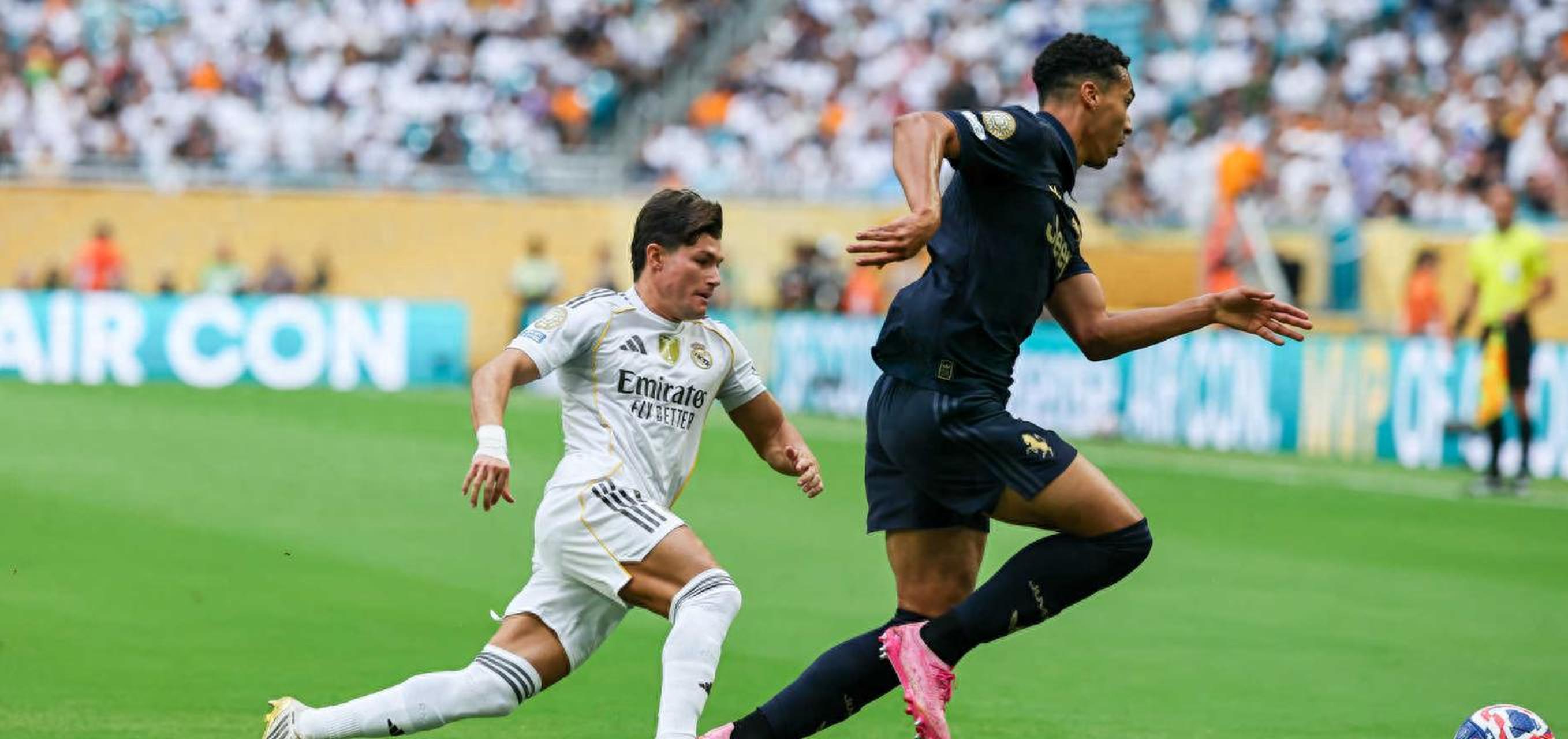 尤文图斯门将出色扑救，帮助球队晋级四强