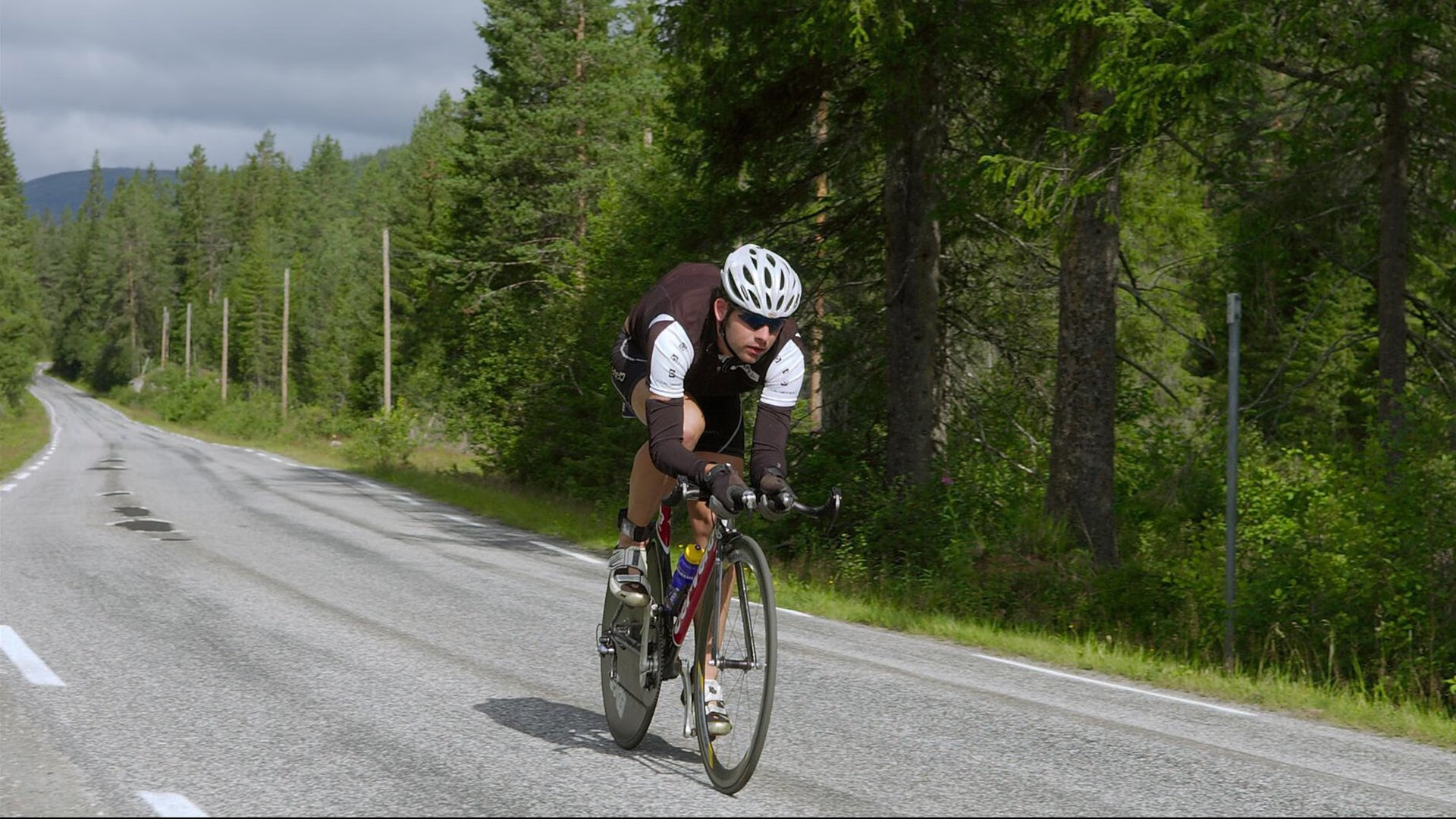 杰伦格林刷新纪录引爆全场，魔术末节发力带走新疆队