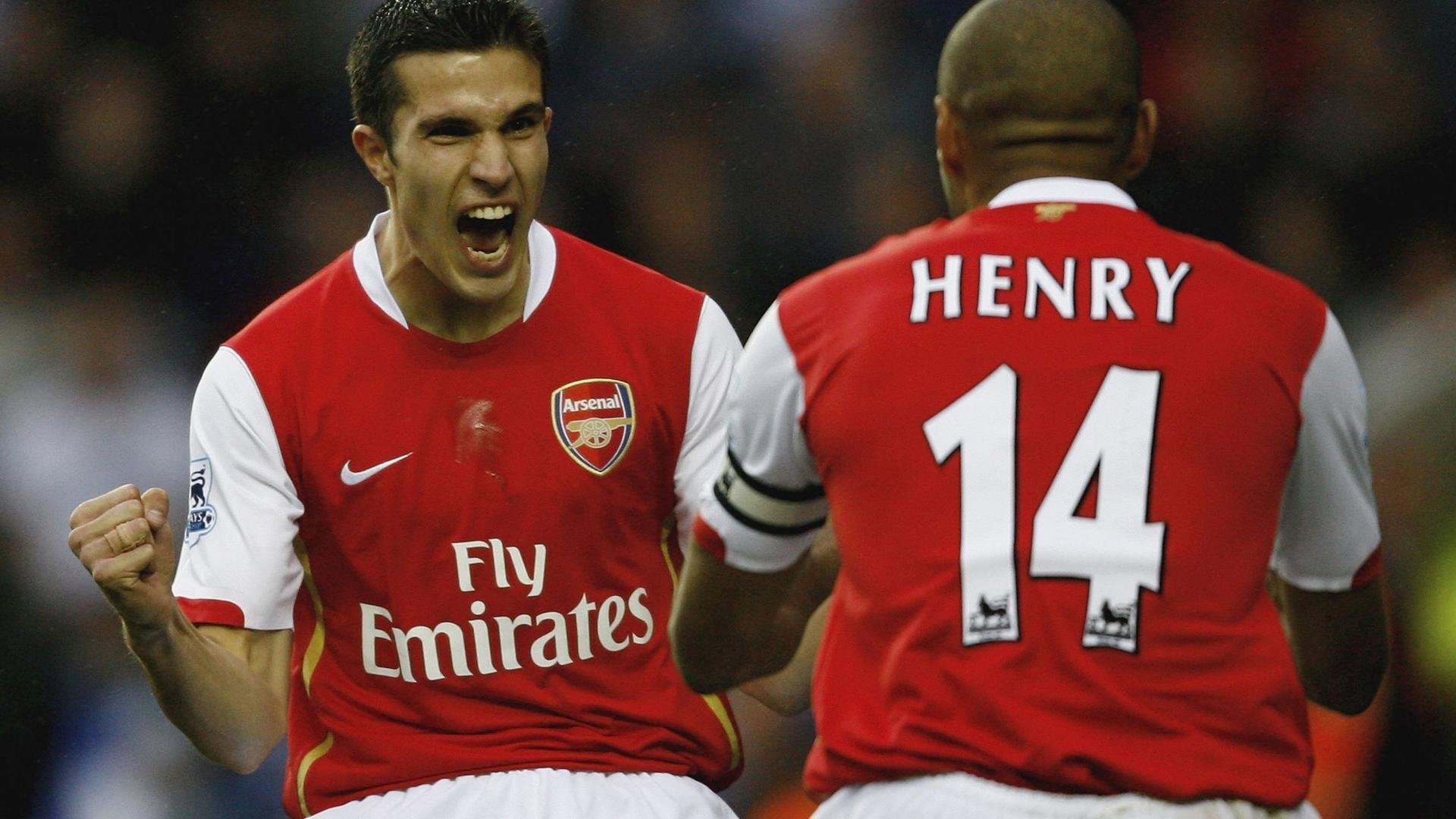 阿劳霍攻防转换核心失灵，曼城全面压制西班牙足球的战术革命