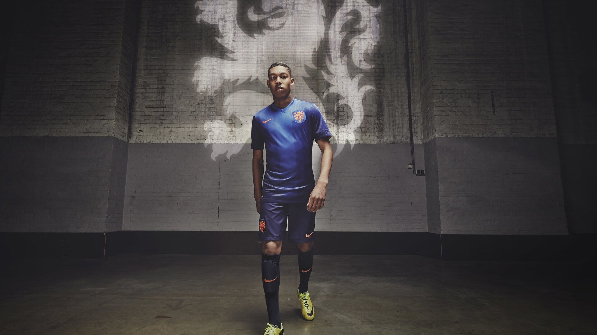 佛罗伦萨全面压制巴萨，罗德里成为关键先生