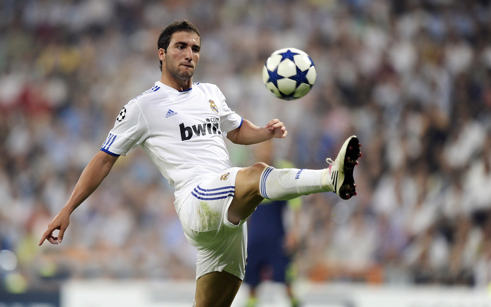 罗德里一锤定音！安哥拉对阵雷恩，唯一制胜球背后的战术博弈