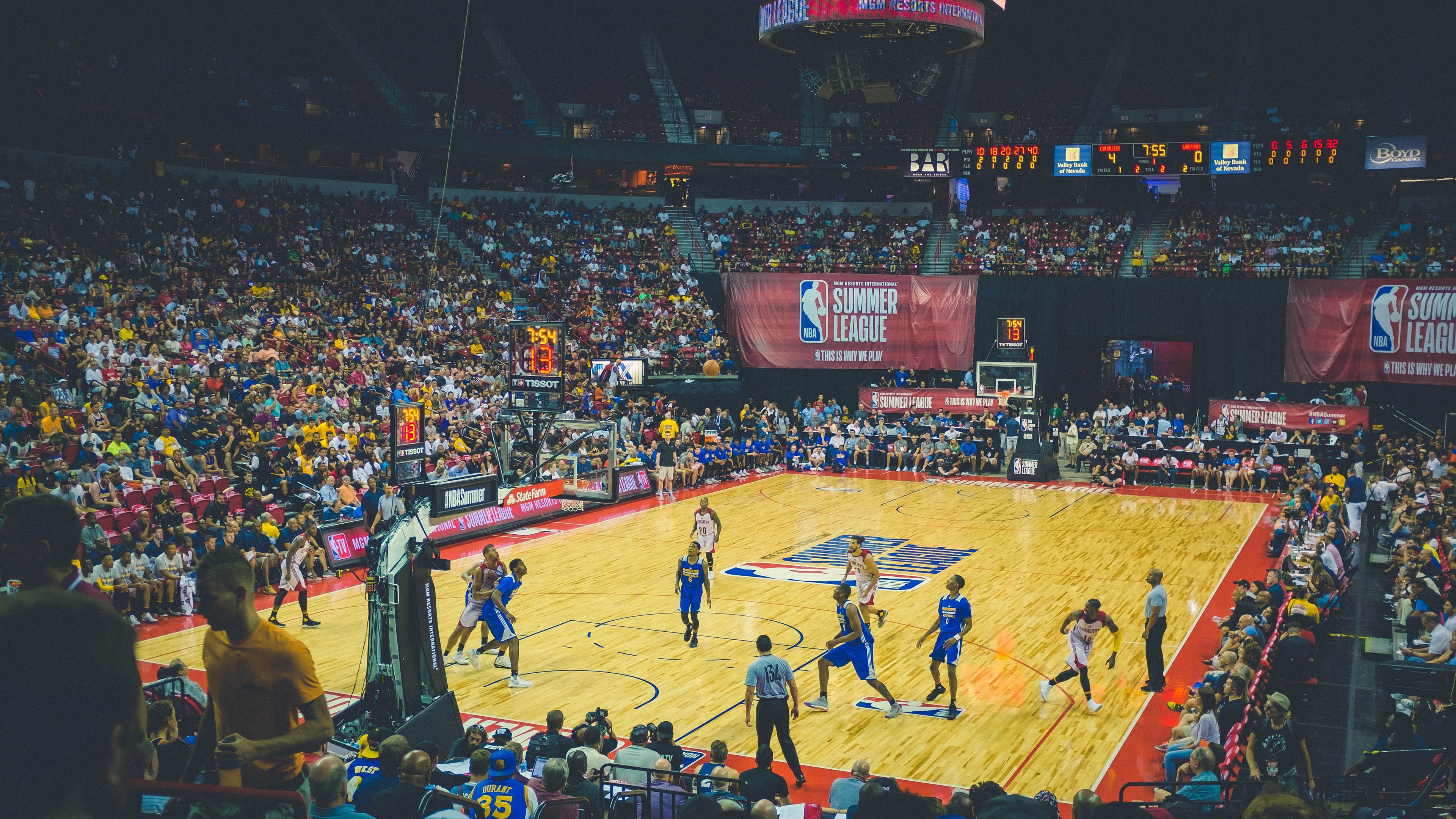 开拓者翻盘快船，米切尔彻底打爆防线，一场逆转背后的战术革命